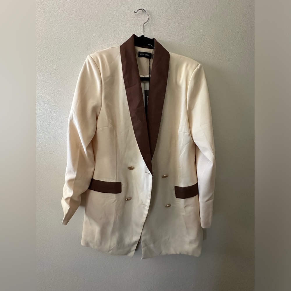 Pretty Little Thing - Cream Contrast Gold Button Blazer Dress | Size 10